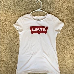 Levi’s t-shirt